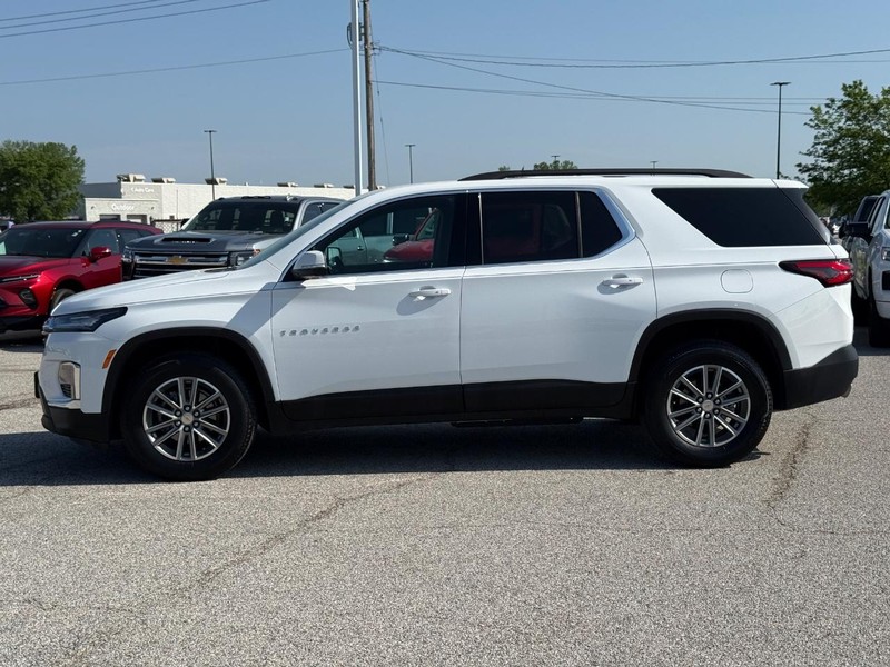 Chevrolet Traverse Vehicle Full-screen Gallery Image 2