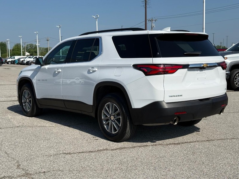 Chevrolet Traverse Vehicle Full-screen Gallery Image 3