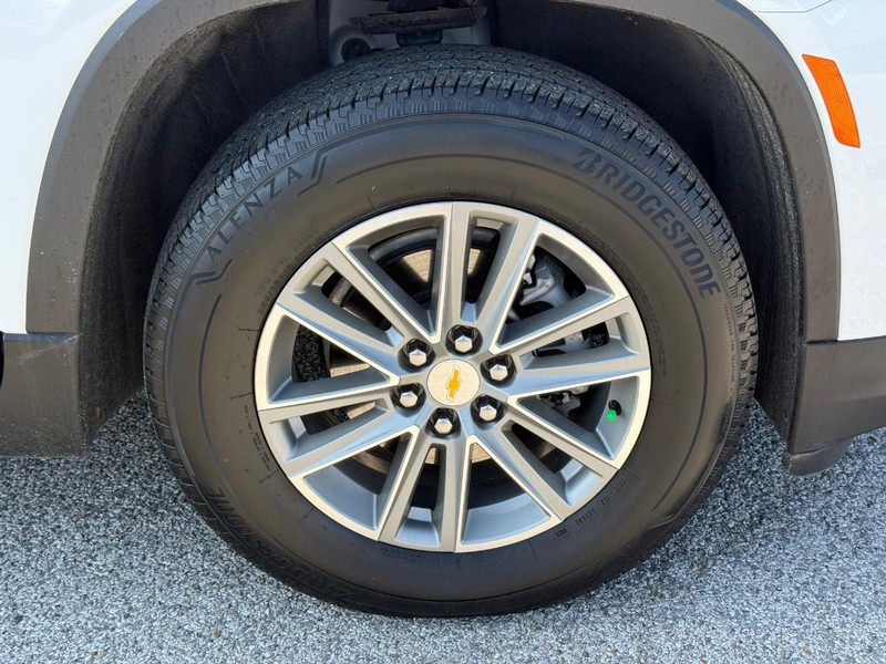 Chevrolet Traverse Vehicle Full-screen Gallery Image 7