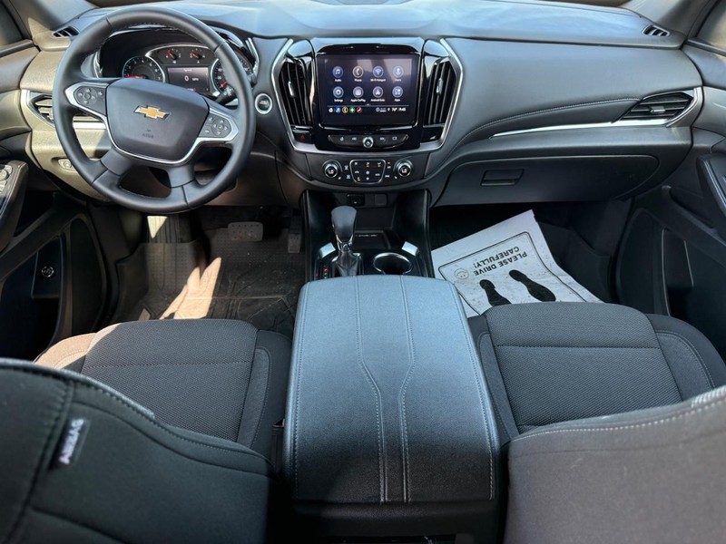Chevrolet Traverse Vehicle Full-screen Gallery Image 12