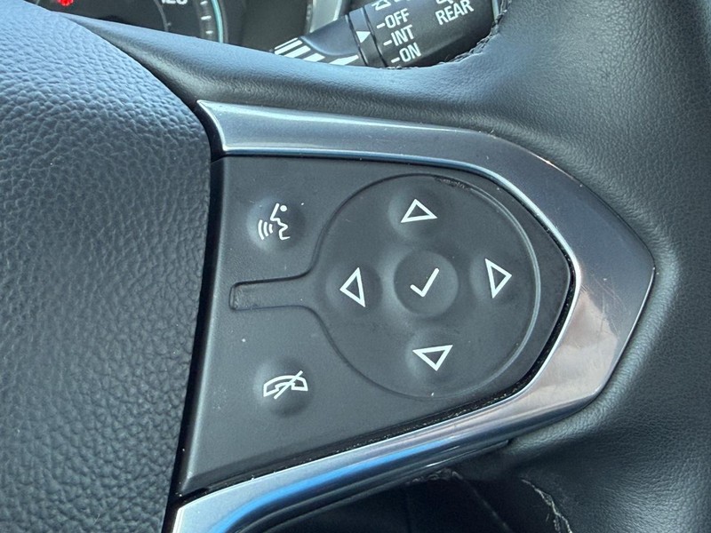 Chevrolet Traverse Vehicle Full-screen Gallery Image 15