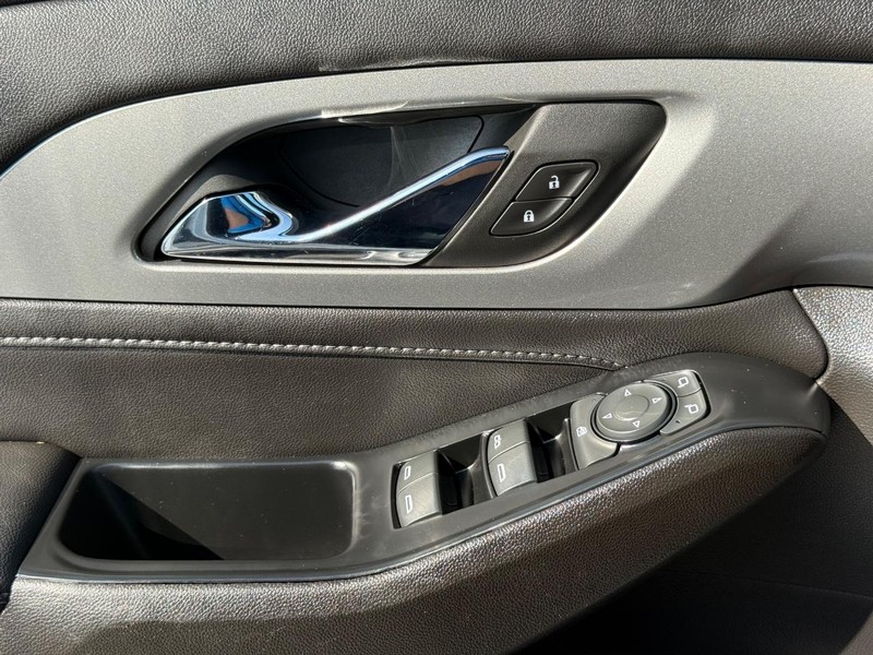 Chevrolet Traverse Vehicle Full-screen Gallery Image 23