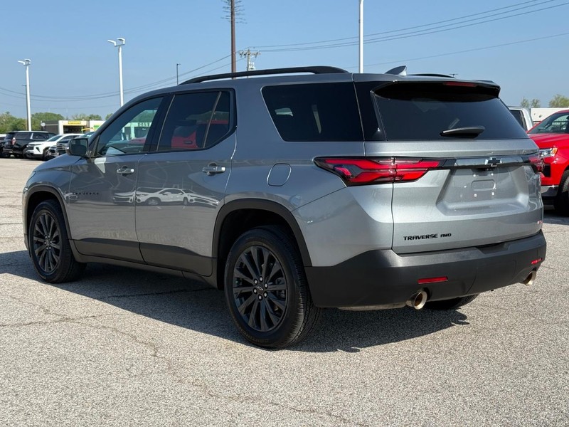 Chevrolet Traverse Vehicle Full-screen Gallery Image 3