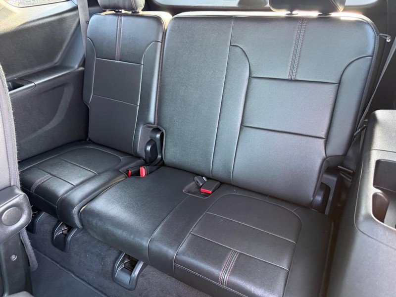 Chevrolet Traverse Vehicle Full-screen Gallery Image 10