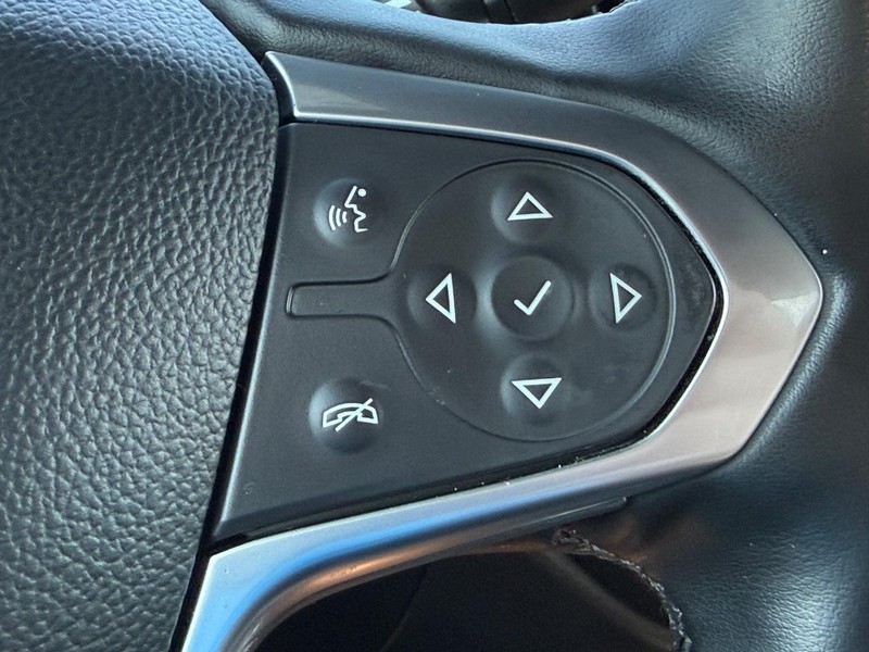 Chevrolet Traverse Vehicle Full-screen Gallery Image 16