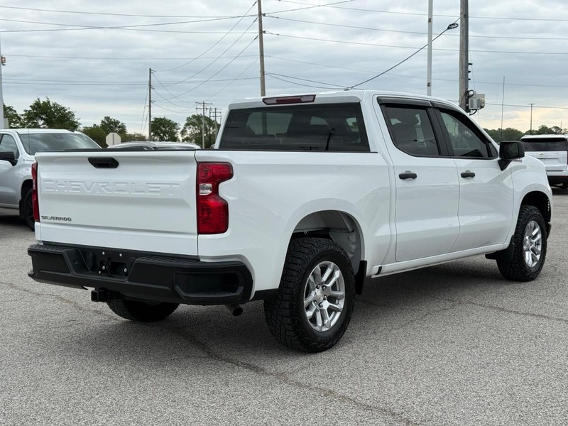 Chevrolet Silverado 1500 Vehicle Full-screen Gallery Image 5