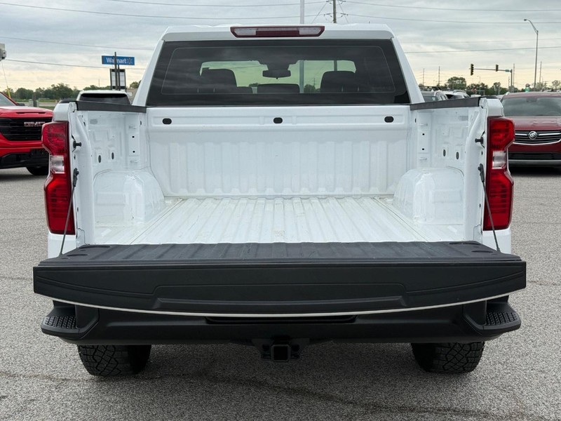 Chevrolet Silverado 1500 Vehicle Full-screen Gallery Image 6