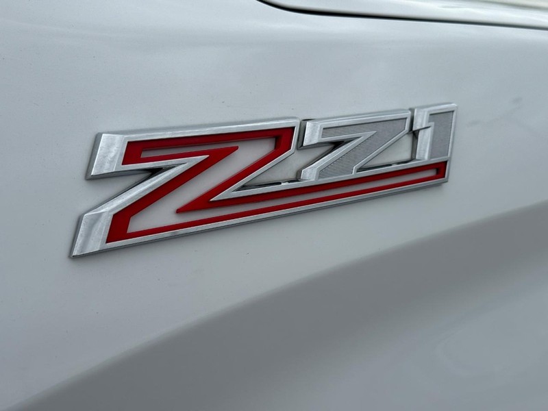 Chevrolet Silverado 1500 Vehicle Full-screen Gallery Image 7