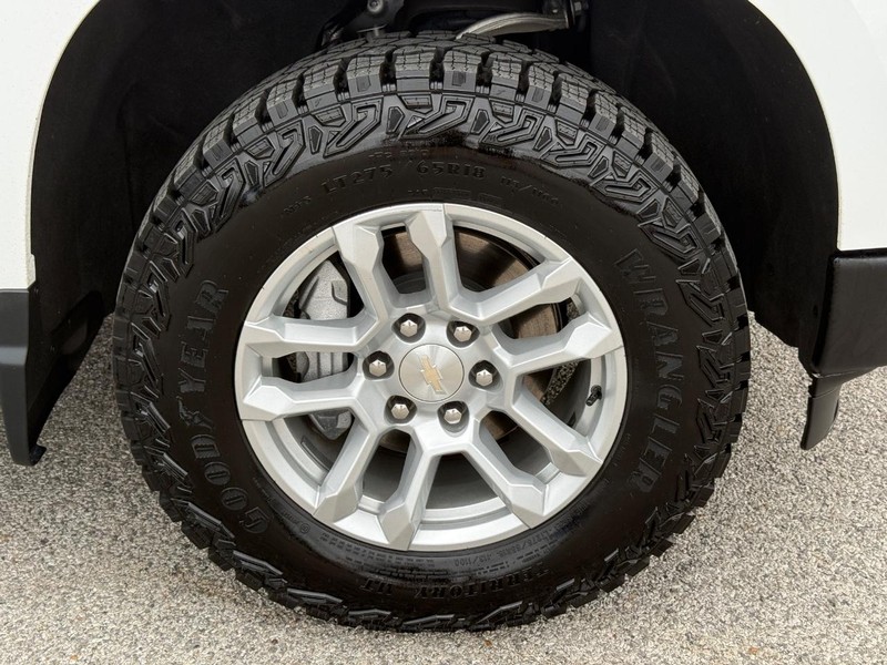 Chevrolet Silverado 1500 Vehicle Full-screen Gallery Image 8