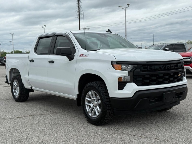 Chevrolet Silverado 1500 Vehicle Full-screen Gallery Image 9