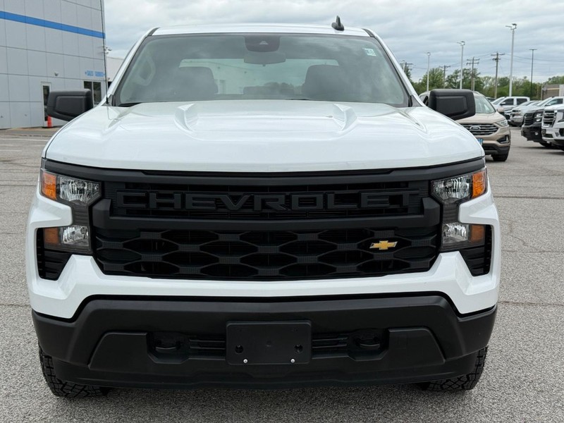 Chevrolet Silverado 1500 Vehicle Full-screen Gallery Image 10