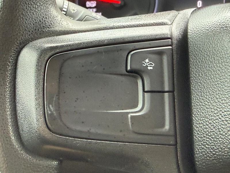 Chevrolet Silverado 1500 Vehicle Full-screen Gallery Image 14