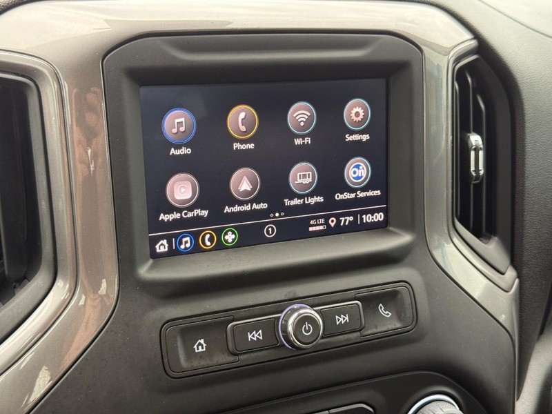 Chevrolet Silverado 1500 Vehicle Full-screen Gallery Image 16