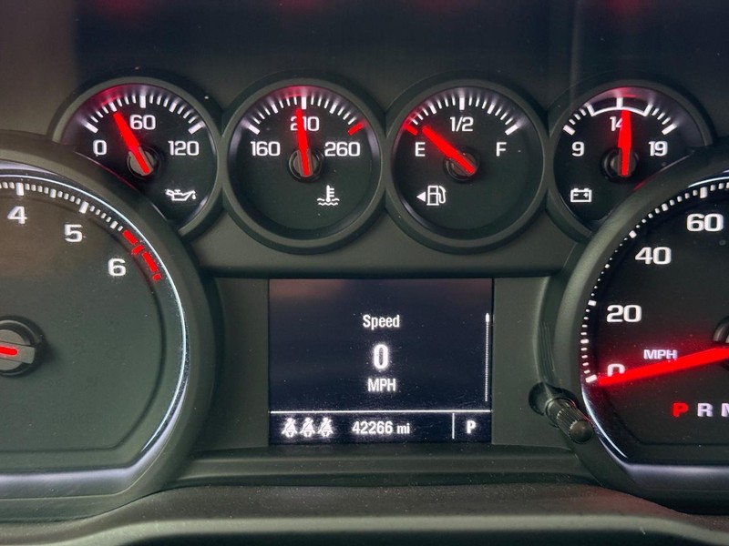 Chevrolet Silverado 1500 Vehicle Full-screen Gallery Image 20