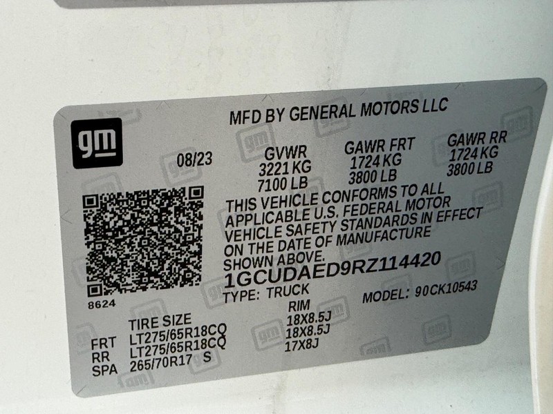 Chevrolet Silverado 1500 Vehicle Full-screen Gallery Image 24