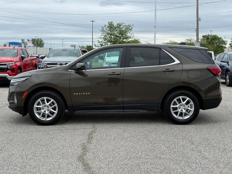 Chevrolet Equinox Vehicle Full-screen Gallery Image 2