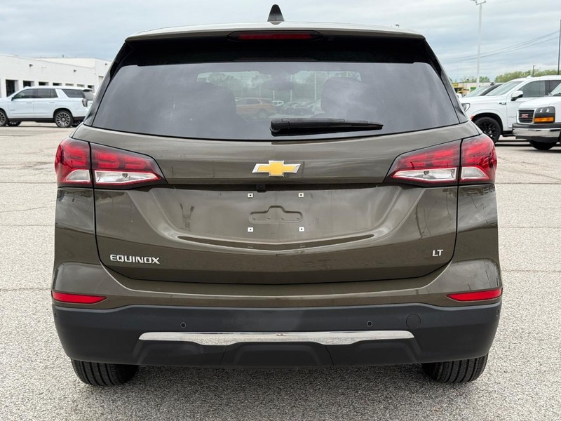Chevrolet Equinox Vehicle Full-screen Gallery Image 4