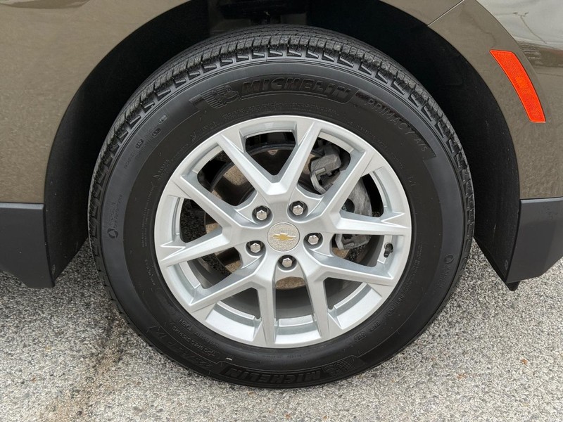 Chevrolet Equinox Vehicle Full-screen Gallery Image 7