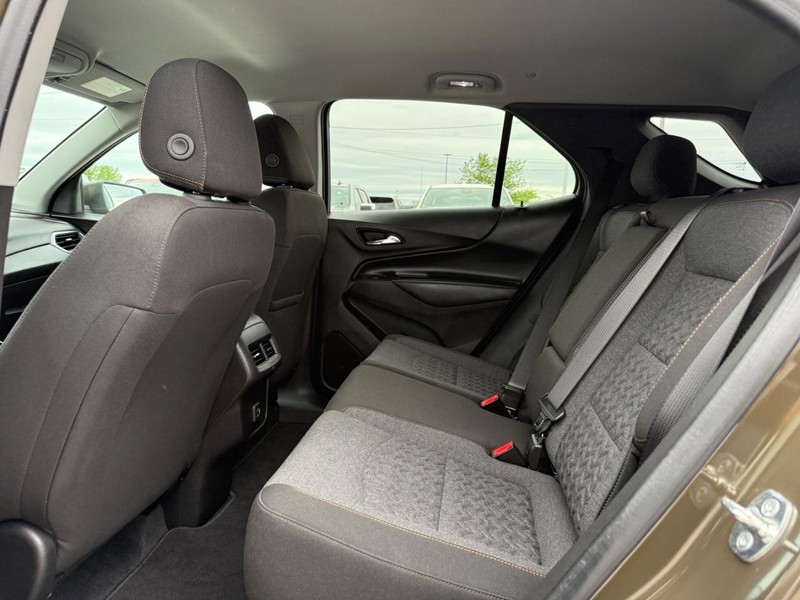 Chevrolet Equinox Vehicle Full-screen Gallery Image 10