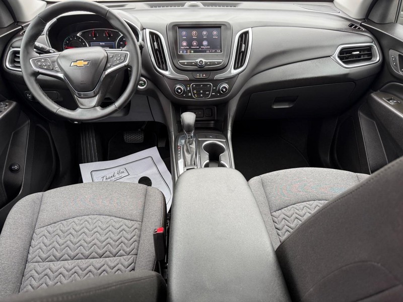 Chevrolet Equinox Vehicle Full-screen Gallery Image 11