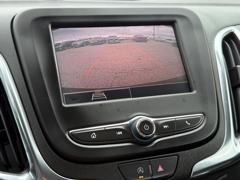 Chevrolet Equinox Vehicle Full-screen Gallery Image 17