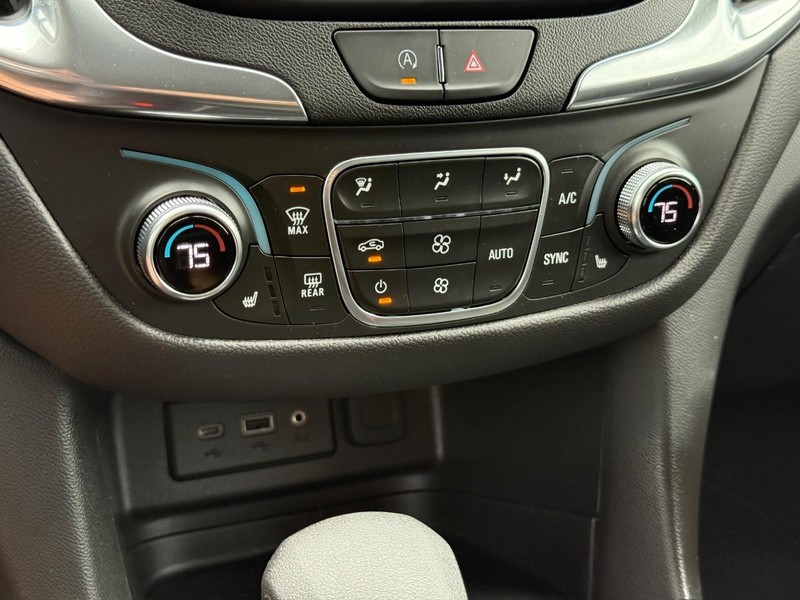 Chevrolet Equinox Vehicle Full-screen Gallery Image 18