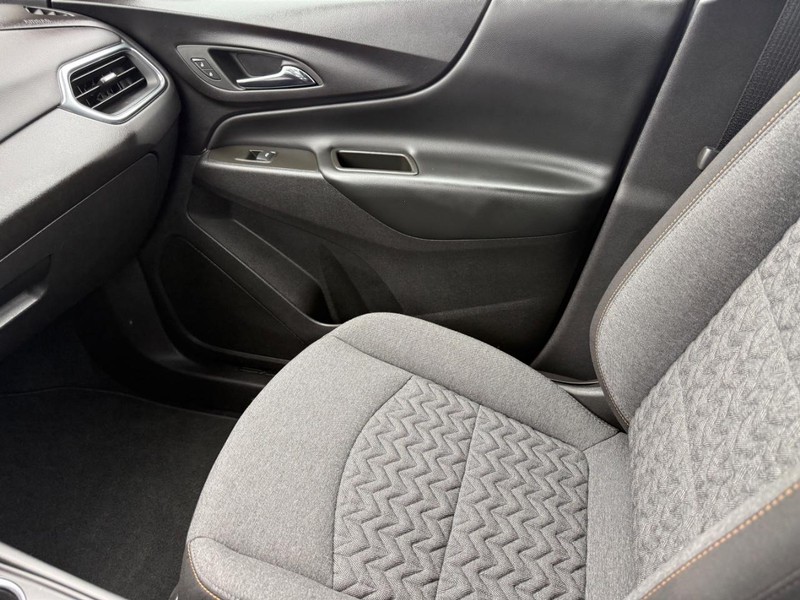 Chevrolet Equinox Vehicle Full-screen Gallery Image 20