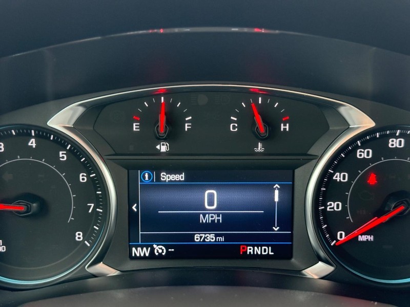 Chevrolet Equinox Vehicle Full-screen Gallery Image 21