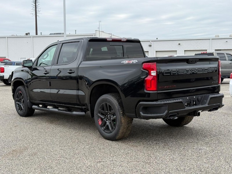 Chevrolet Silverado 1500 Vehicle Full-screen Gallery Image 3