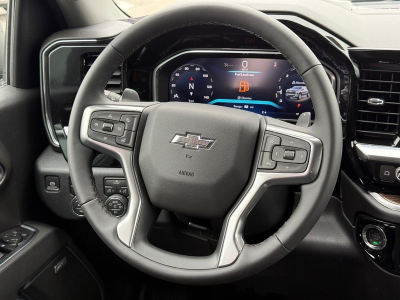 Chevrolet Silverado 1500 Vehicle Full-screen Gallery Image 7