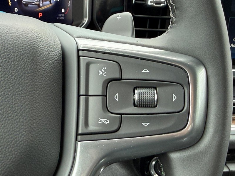 Chevrolet Silverado 1500 Vehicle Full-screen Gallery Image 9