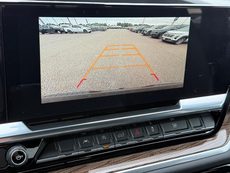 Chevrolet Silverado 1500 Vehicle Full-screen Gallery Image 11