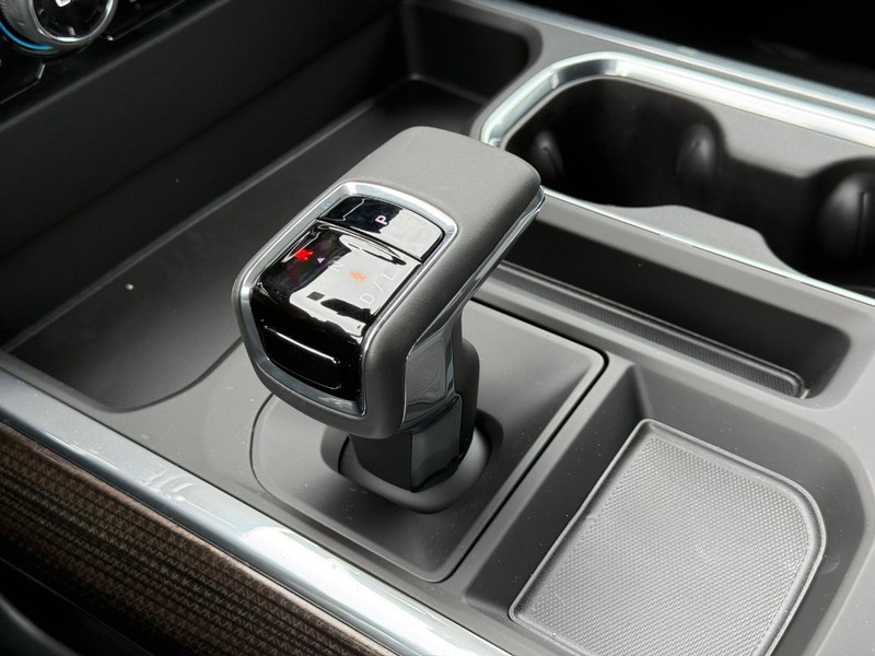 Chevrolet Silverado 1500 Vehicle Full-screen Gallery Image 14