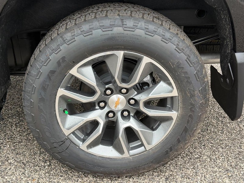 Chevrolet Silverado 1500 Vehicle Full-screen Gallery Image 4