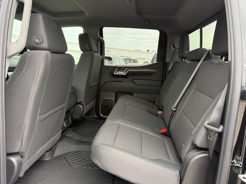 Chevrolet Silverado 1500 Vehicle Full-screen Gallery Image 5