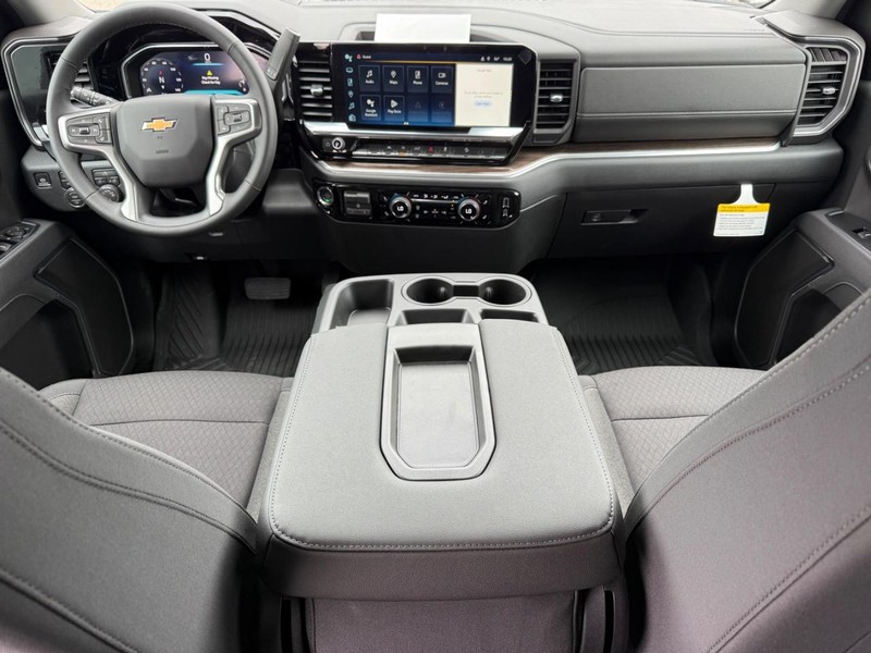 Chevrolet Silverado 1500 Vehicle Full-screen Gallery Image 6
