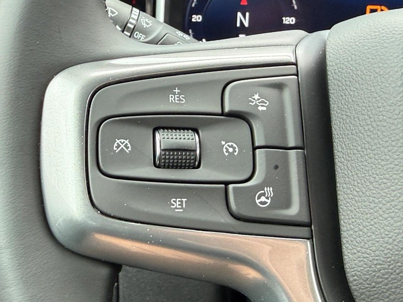 Chevrolet Silverado 1500 Vehicle Full-screen Gallery Image 8