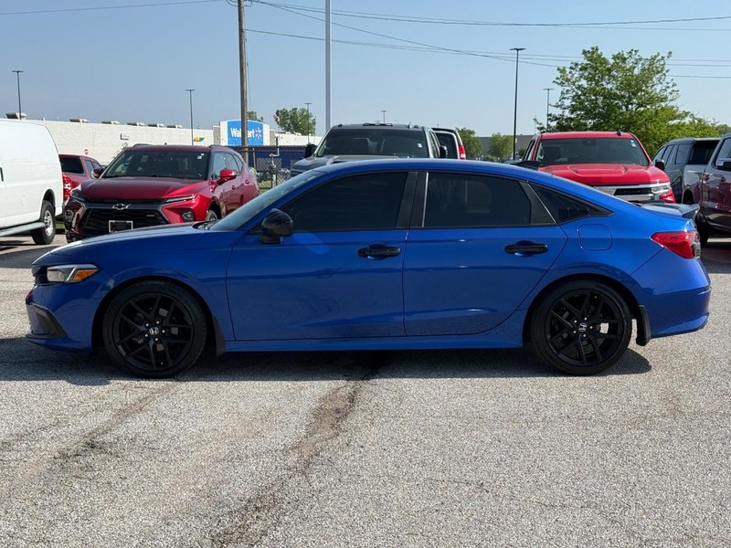 Honda Civic Sedan Vehicle Full-screen Gallery Image 2