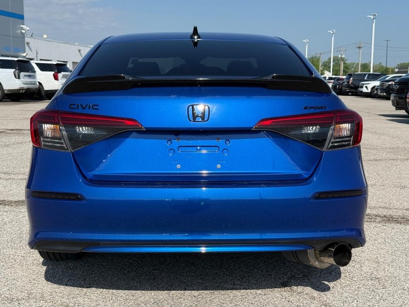 Honda Civic Sedan Vehicle Full-screen Gallery Image 4