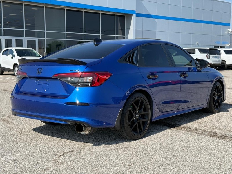 Honda Civic Sedan Vehicle Full-screen Gallery Image 5