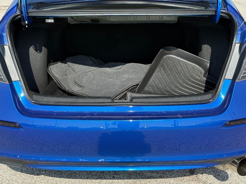 Honda Civic Sedan Vehicle Full-screen Gallery Image 6