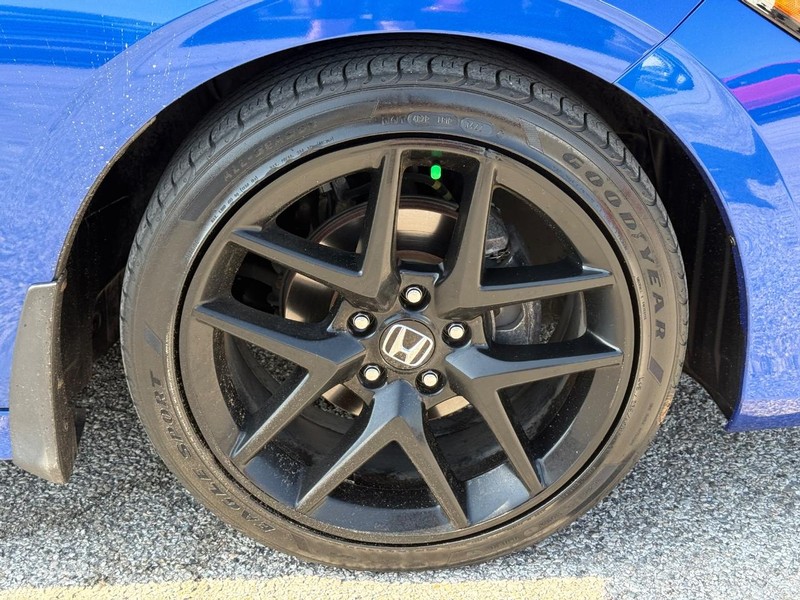 Honda Civic Sedan Vehicle Full-screen Gallery Image 7