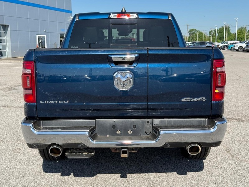 Ram 1500 Vehicle Full-screen Gallery Image 4