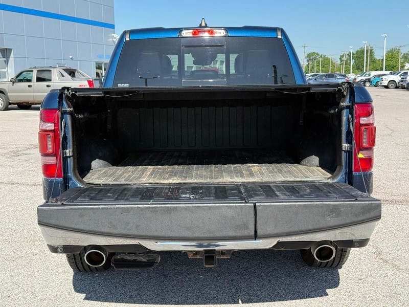 Ram 1500 Vehicle Full-screen Gallery Image 6