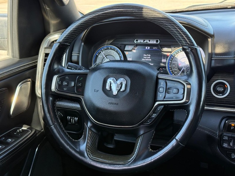 Ram 1500 Vehicle Full-screen Gallery Image 14