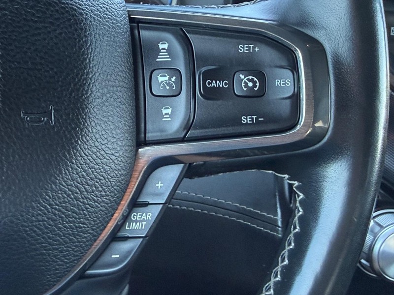 Ram 1500 Vehicle Full-screen Gallery Image 16