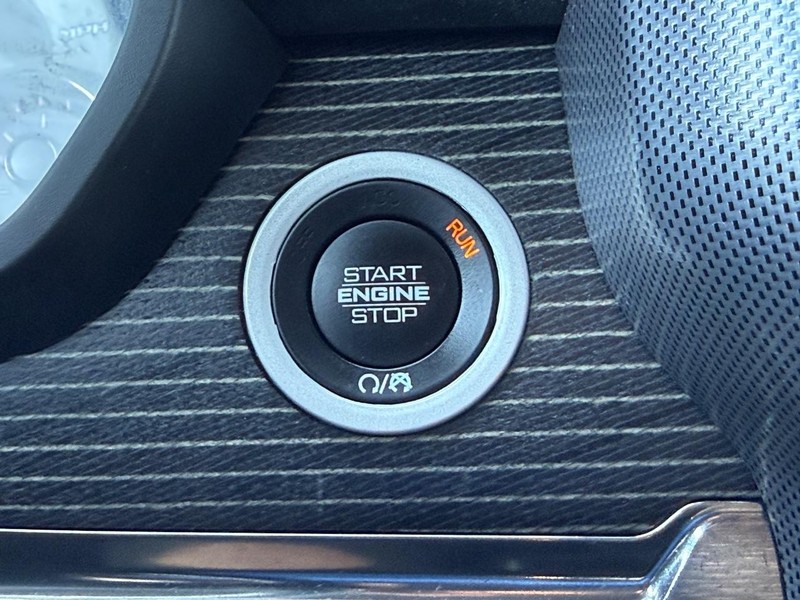 Ram 1500 Vehicle Full-screen Gallery Image 17