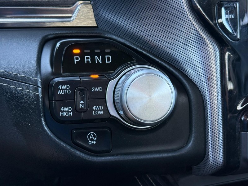 Ram 1500 Vehicle Full-screen Gallery Image 18