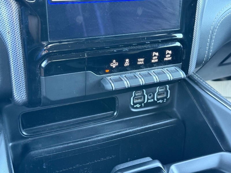 Ram 1500 Vehicle Full-screen Gallery Image 22