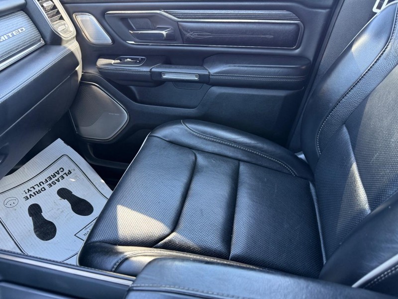 Ram 1500 Vehicle Full-screen Gallery Image 23